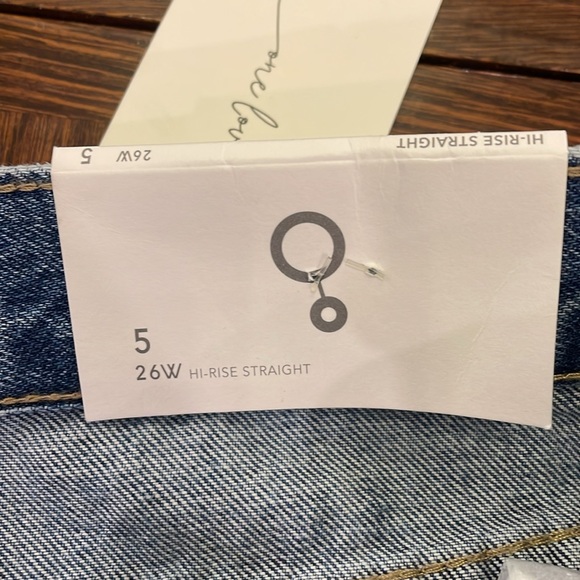 5/26 medium denim jeans with slits at the ankle. - Picture 5 of 5